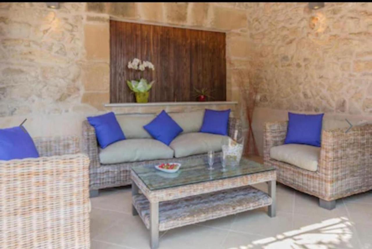 Mastaguera Villa *